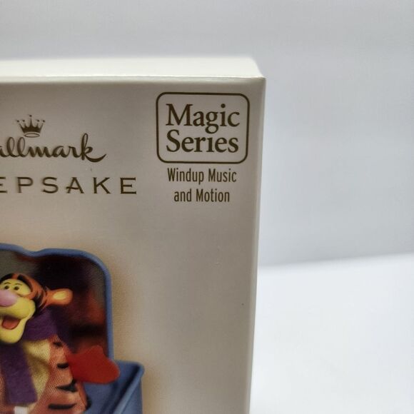 Hallmark Keepsake Christmas Ornament POP Goes the Tigger Jack in the Box Disney - Picture 2 of 8